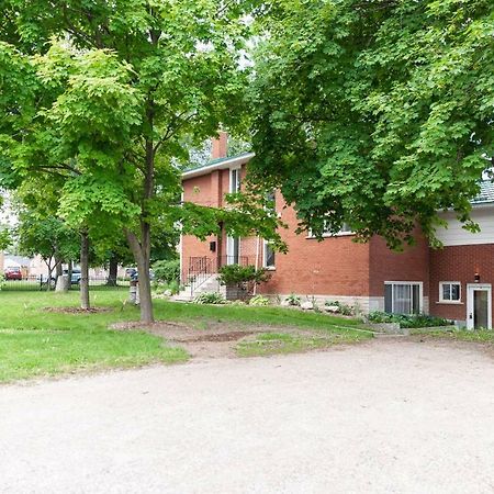 Entire 2 Bedroom Apartment Uptown Waterloo - E1 Экстерьер фото
