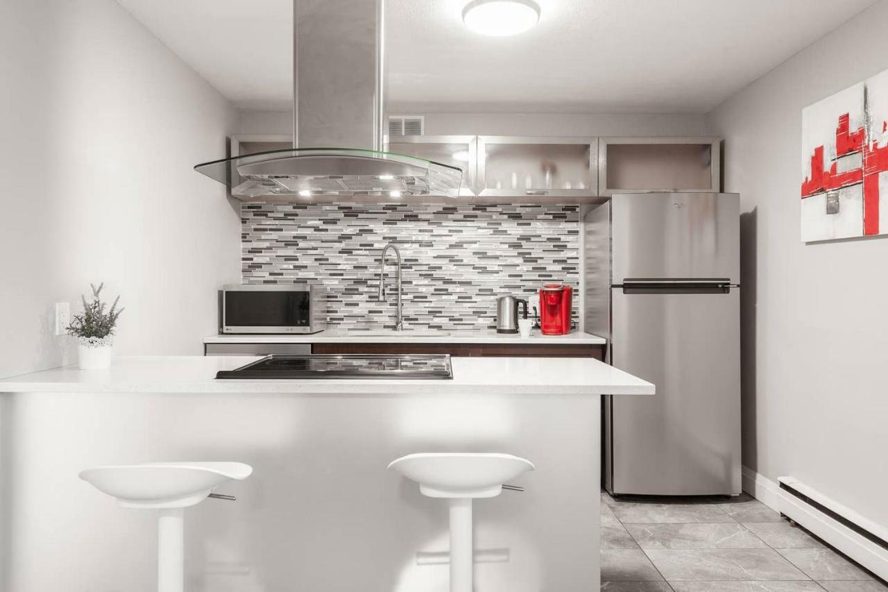 Entire 2 Bedroom Apartment Uptown Waterloo - E1 Экстерьер фото