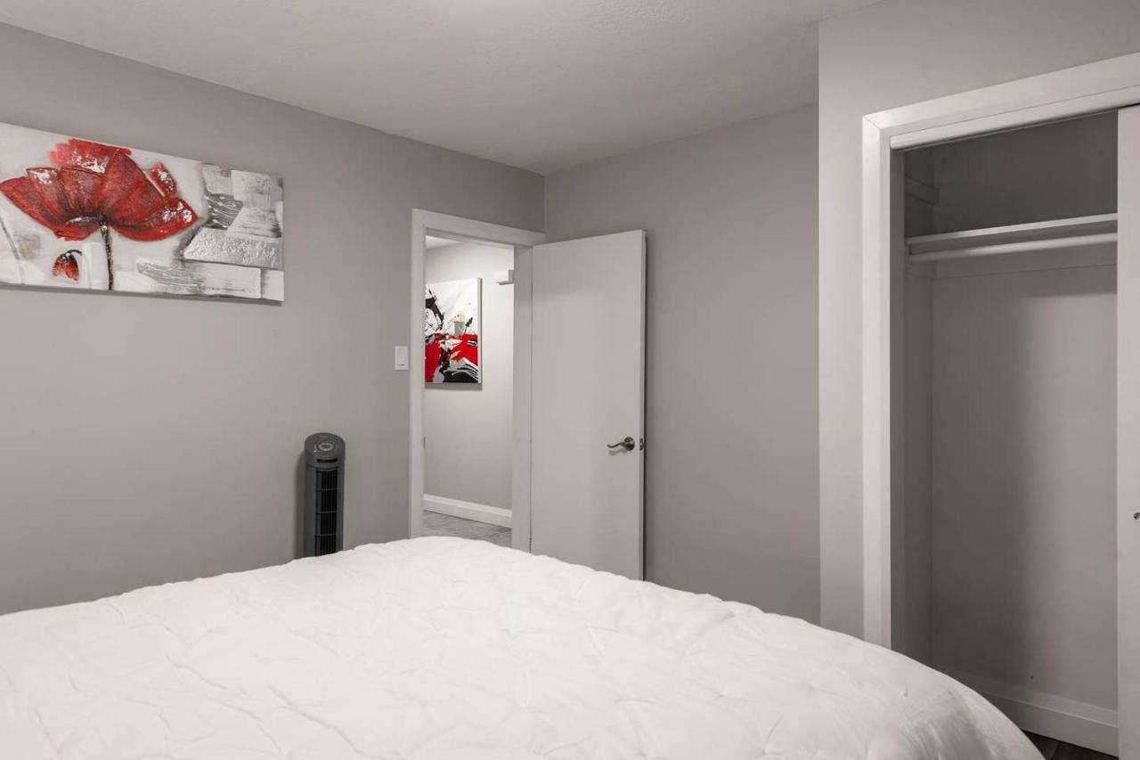 Entire 2 Bedroom Apartment Uptown Waterloo - E1 Экстерьер фото