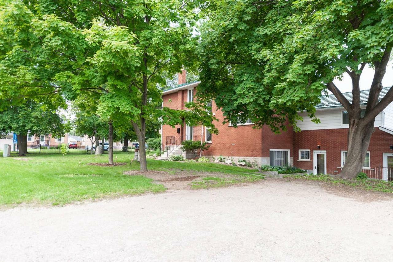 Entire 2 Bedroom Apartment Uptown Waterloo - E1 Экстерьер фото